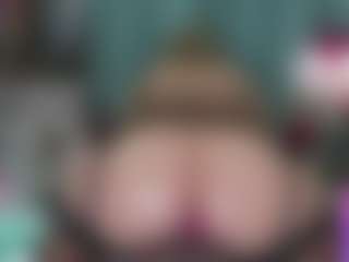 -R-A-R-E-'s Live Sex Cam Show