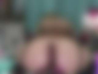 -R-A-R-E-'s Live Sex Cam Show