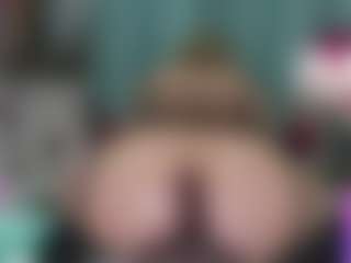 -R-A-R-E-'s Live Sex Cam Show