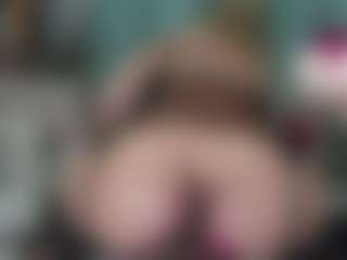-R-A-R-E-'s Live Sex Cam Show