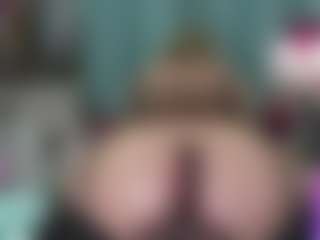 -R-A-R-E-'s Live Sex Cam Show