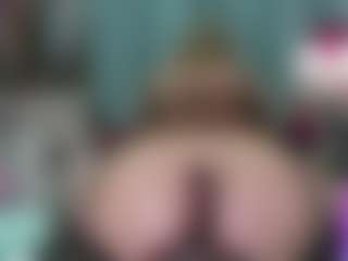 -R-A-R-E-'s Live Sex Cam Show