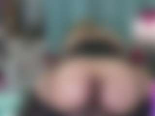 -R-A-R-E-'s Live Sex Cam Show