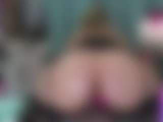 -R-A-R-E-'s Live Sex Cam Show