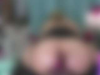-R-A-R-E-'s Live Sex Cam Show