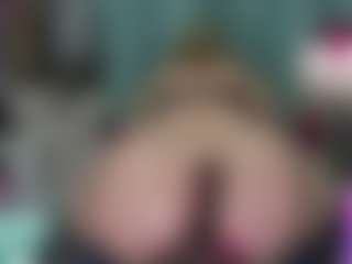 -R-A-R-E-'s Live Sex Cam Show