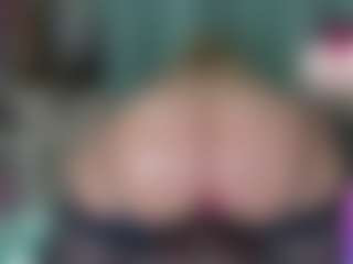 -R-A-R-E-'s Live Sex Cam Show