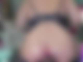 -R-A-R-E-'s Live Sex Cam Show