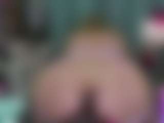 -R-A-R-E-'s Live Sex Cam Show
