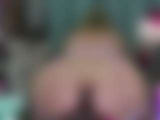 -R-A-R-E-'s Live Sex Cam Show