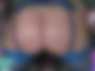 -R-A-R-E-'s Live Sex Cam Show