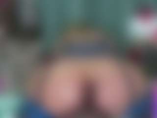 -R-A-R-E-'s Live Sex Cam Show