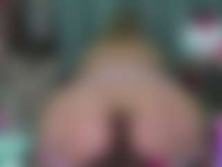 -R-A-R-E-'s Live Sex Cam Show