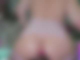 -R-A-R-E-'s Live Sex Cam Show