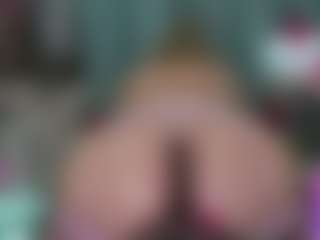 -R-A-R-E-'s Live Sex Cam Show