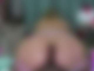 -R-A-R-E-'s Live Sex Cam Show