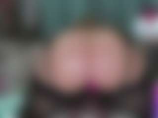 -R-A-R-E-'s Live Sex Cam Show