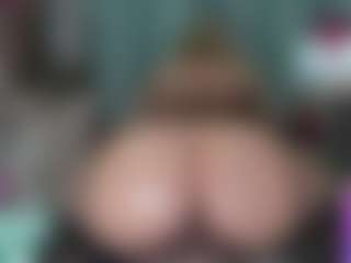 -R-A-R-E-'s Live Sex Cam Show
