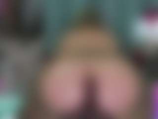 -R-A-R-E-'s Live Sex Cam Show