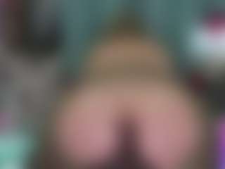 -R-A-R-E-'s Live Sex Cam Show