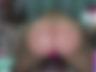 -R-A-R-E-'s Live Sex Cam Show