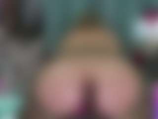 -R-A-R-E-'s Live Sex Cam Show
