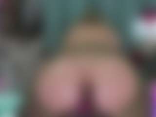 Live cam show with -R-A-R-E- - MILF on studioflirtlive.com