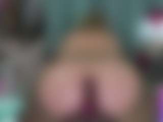 -R-A-R-E-'s Live Sex Cam Show