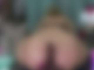-R-A-R-E-'s Live Sex Cam Show