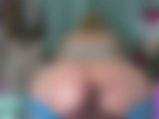 -R-A-R-E-'s Live Sex Cam Show