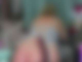-R-A-R-E-'s Live Sex Cam Show