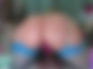 -R-A-R-E-'s Live Sex Cam Show