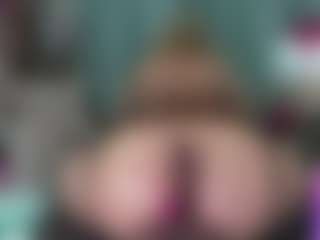 -R-A-R-E-'s Live Sex Cam Show