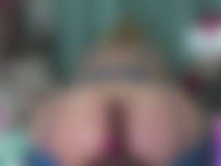 -R-A-R-E-'s Live Sex Cam Show