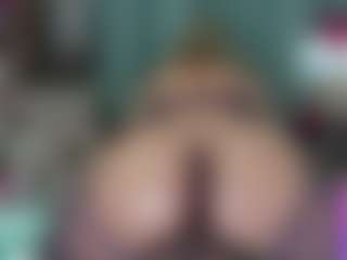 -R-A-R-E-'s Live Sex Cam Show