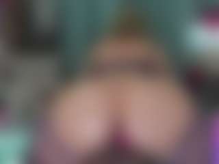 -R-A-R-E-'s Live Sex Cam Show