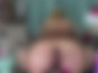 -R-A-R-E-'s Live Sex Cam Show