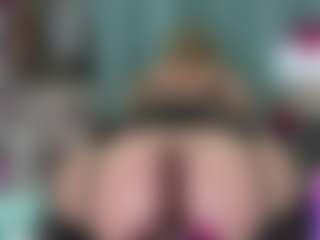 -R-A-R-E-'s Live Sex Cam Show