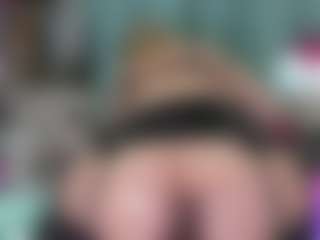 -R-A-R-E-'s Live Sex Cam Show