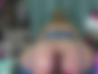 -R-A-R-E-'s Live Sex Cam Show