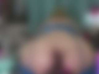 Live cam show with -R-A-R-E- - Middle Aged on CamClone