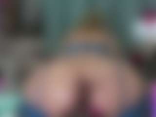 -R-A-R-E-'s Live Sex Cam Show