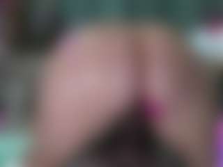 Live cam show with -R-A-R-E- - Oil on CSO-WL