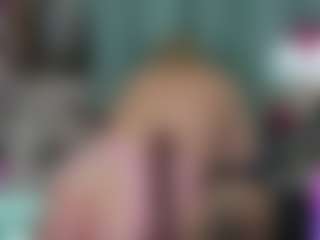 -R-A-R-E-'s Live Sex Cam Show