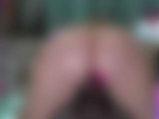 -R-A-R-E-'s Live Sex Cam Show