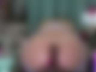 Live cam show with -R-A-R-E- - Oil on Mixed Magazine Live