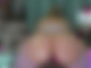 -R-A-R-E-'s Live Sex Cam Show