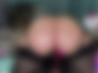 -R-A-R-E-'s Live Sex Cam Show