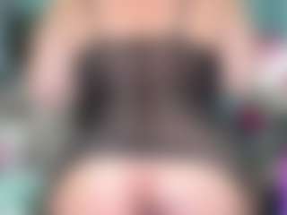 -R-A-R-E-'s Live Sex Cam Show