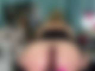 -R-A-R-E-'s Live Sex Cam Show
